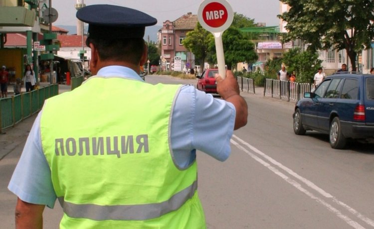 Допълнителни полицейски патрули по магистралите през уикендите