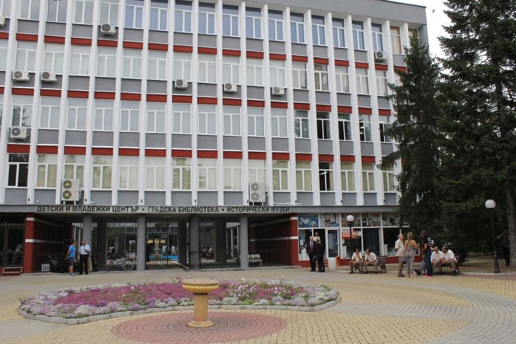24 школи открива Детски и младежки център, сред тях фотография и корабомоделизъм