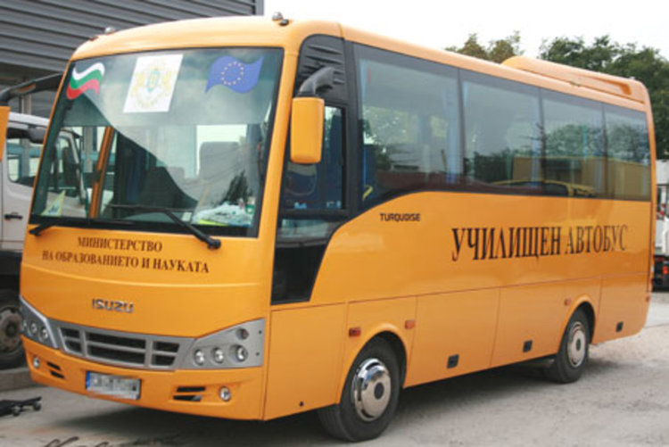 Проверки на училищните автобуси, има нередности