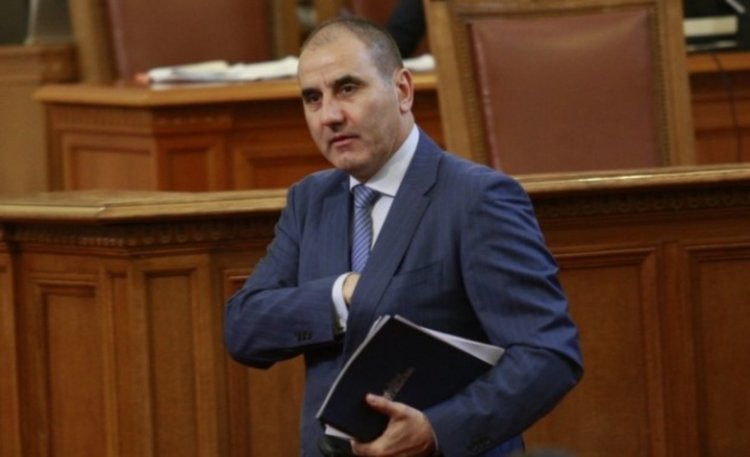 ГЕРБ получили информация, че Бокова ще бъде блокирана за ООН и затова я сменили