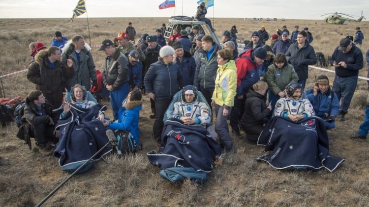 Руснак, японец и американка се прибраха благополучно от Международната космическа станция