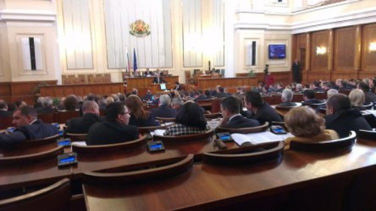 Анкетните комисии за "Белене" и горивата удрят на камък
