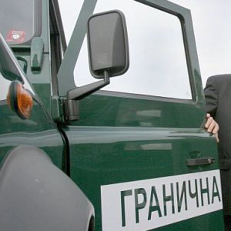 Съдят полицай, взел 9000 лв. за ”назначаване”