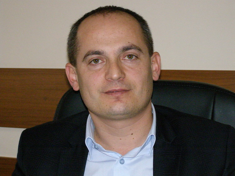 Групата съветници на ДПС подкрепя кмета за увеличението на данъци,изпълнява се оздравителната програма