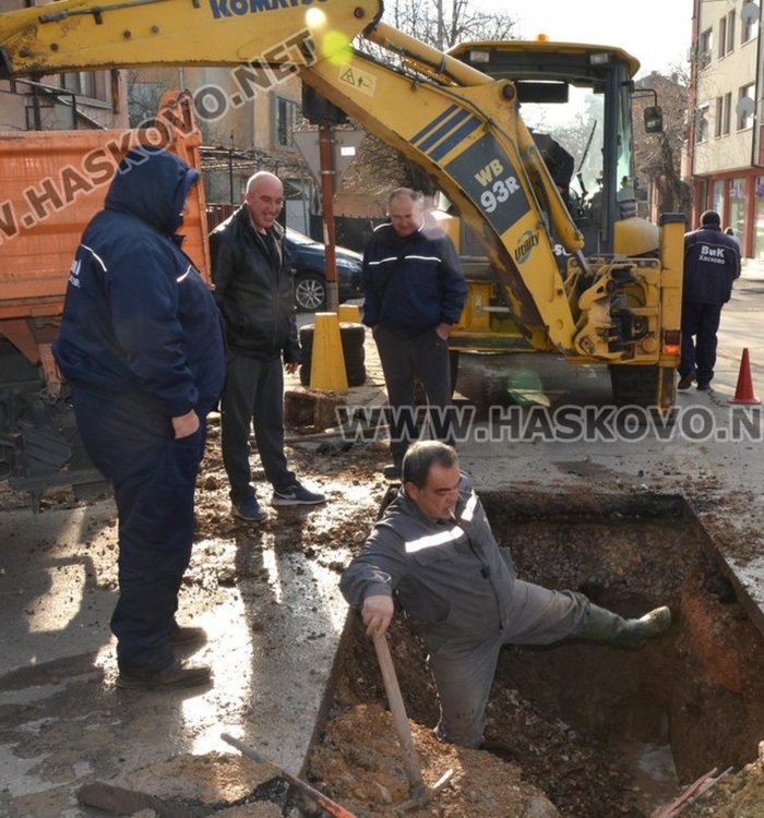 Центърът и част от улица „Добруджа“ без вода заради авария