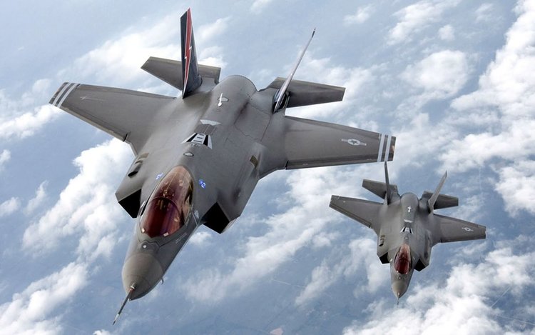 САЩ изпращат изтребители пето поколение F-35 в Европа