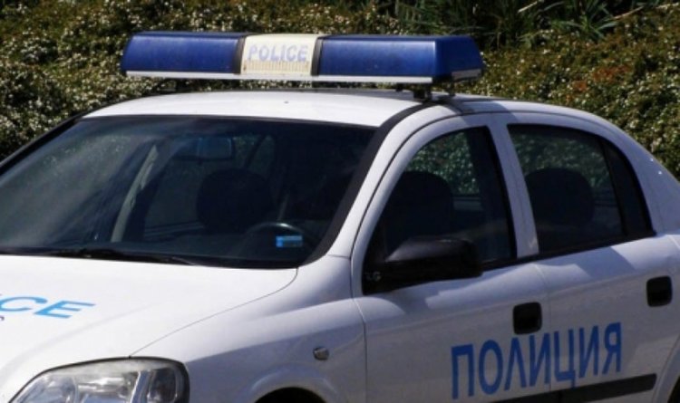 Задигнаха Мерцедес, арестуваха сириец за кражба на телефон от заложна къща
