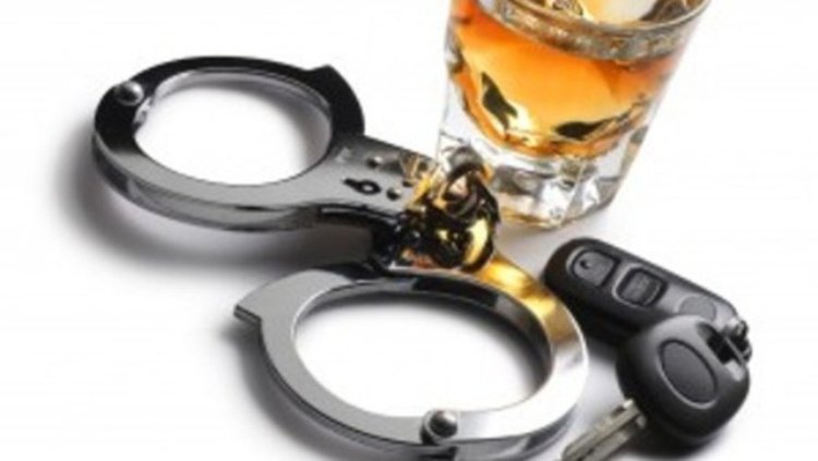 Двама пияни шофьори попаднаха в ареста за 24 часа, единият дори успял да катастрофира