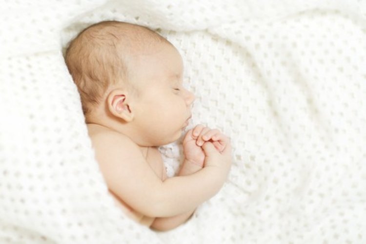 Първо бебе от сурогатна майка се роди в Македония
