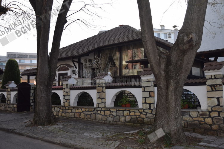 Култовата „Стара къща“ стана на две десетилетия