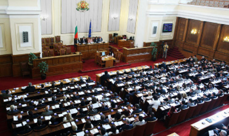 Парламентът отхвърли ветото на президента върху антикорупционния закон