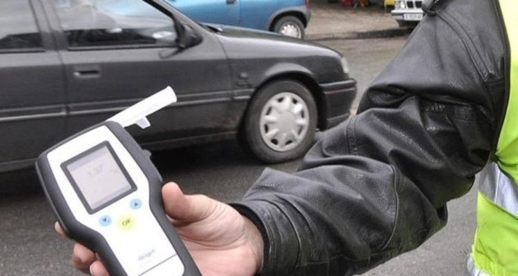 8 м. условно за пиян турски шофьор, опитал да подкупи полицаи със 100 лири