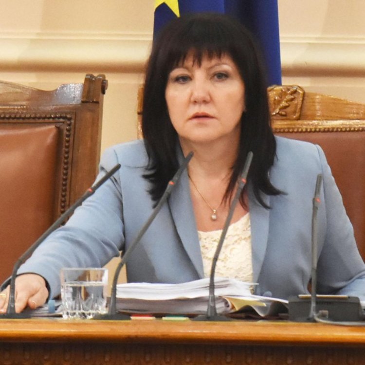 БСП заплашила Марешки с искане на оставка, ако не подкрепи Жаблянов, обяви Караянчева