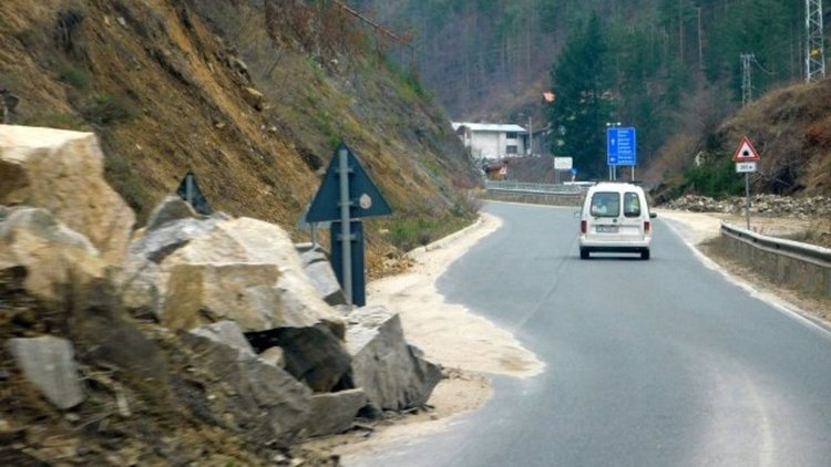 Ремонтират над 63 км по пътя Смолян – Широка лъка – Кричим