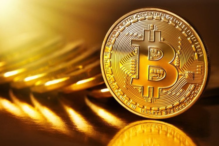 Цената на биткойна падна под $6500