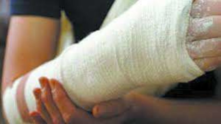Сбиване в кърджалийско училище днес завърши със счупена ръка, Детска педагогическа стая нищи средна телесна повреда