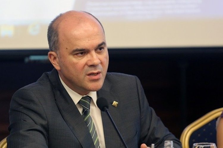 Бисер Петков: Дърпането на ухо не може да бъде причина за отнемане на деца