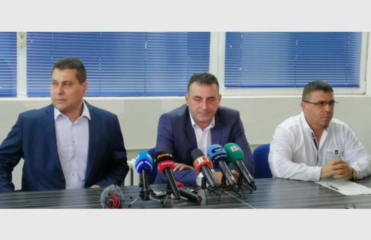 Задържаха инспектори, поискали и взели подкуп от собственик на мандра