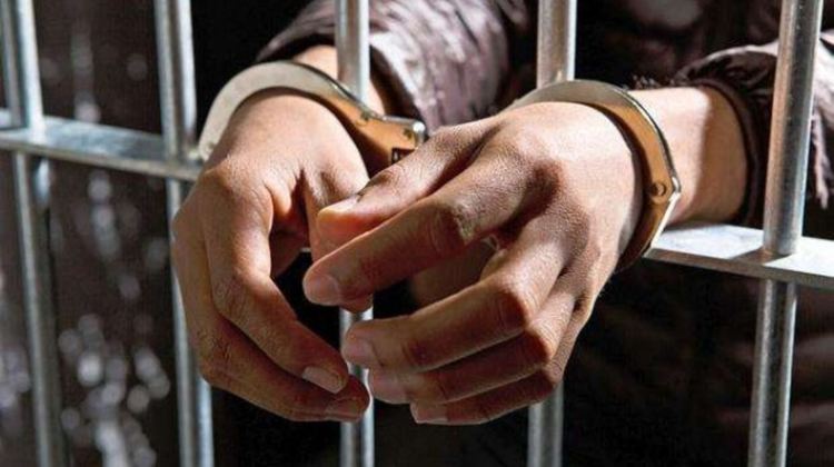 Задържаха кърджалиец потрошил от злоба паркиран автомобил