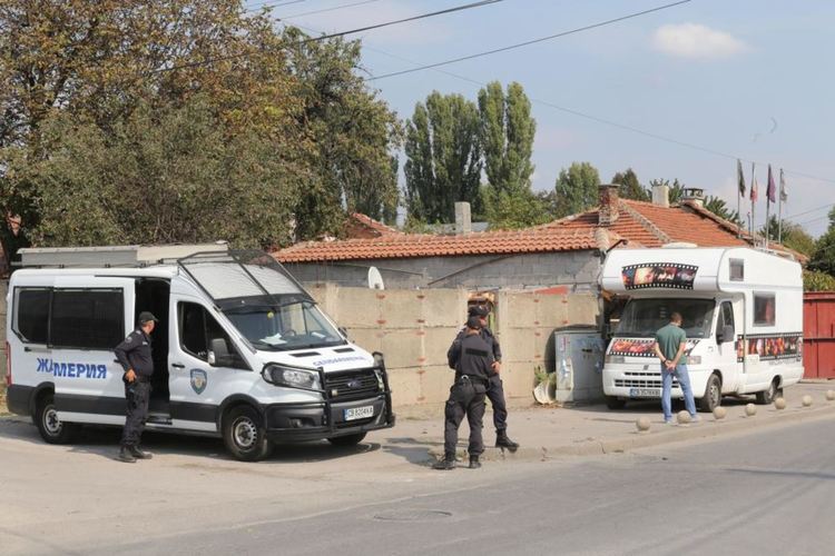 Трима от бандата на Начо за рекет и изнудвания остават в ареста