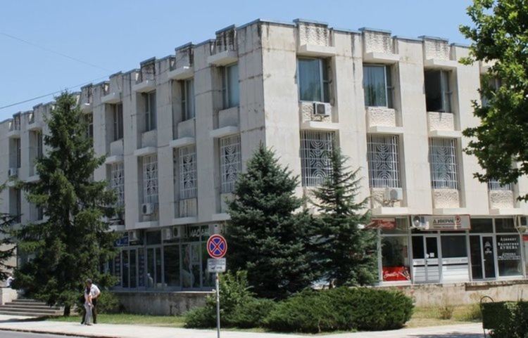 54 свободни работни места, половината от тях - за монтажници и машинни оператори