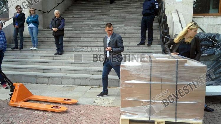 ЦИК проверява жалба за нарушения при охраната на бюлетините в Смолян