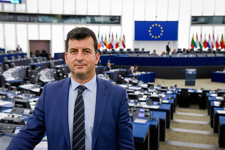 42-ма ученика от Смолянско в конкурсна надпревара за посещение в Брюксел