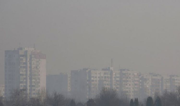 София въвежда днес безплатни буферни паркинги заради опасно замърсяване на въздуха