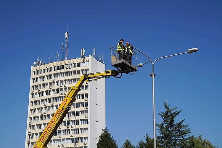 Димитровград започва да работи за подновяване на уличното осветление в селата и крайните квартали