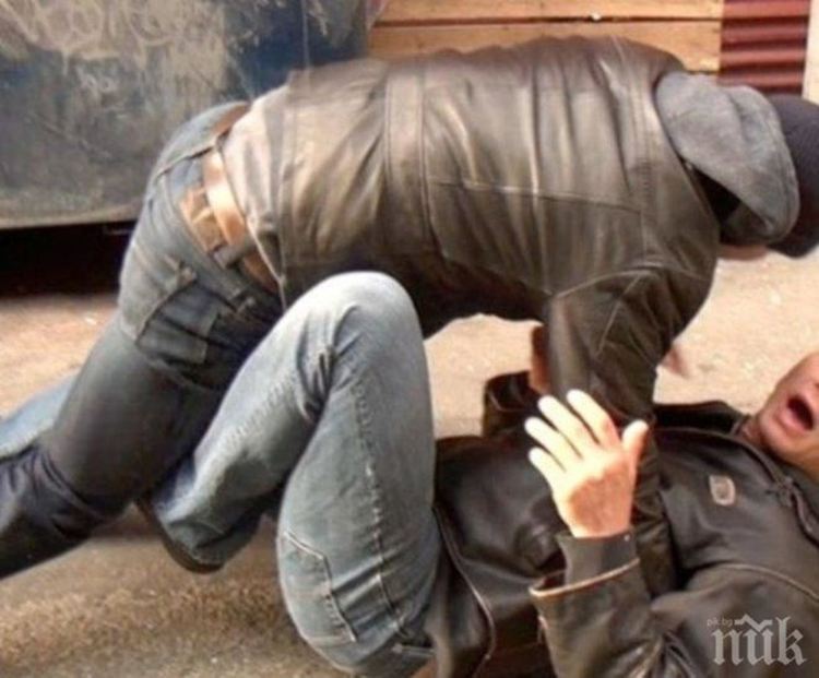 Яко меле пред кръчма в Кърджали, закопчават петима