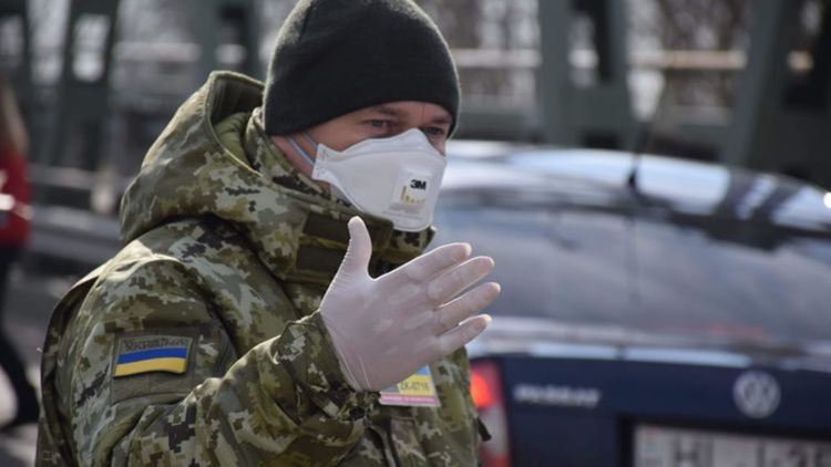 Украйна затвори границите си за чужденци, Одеса и Лвов под карантина
