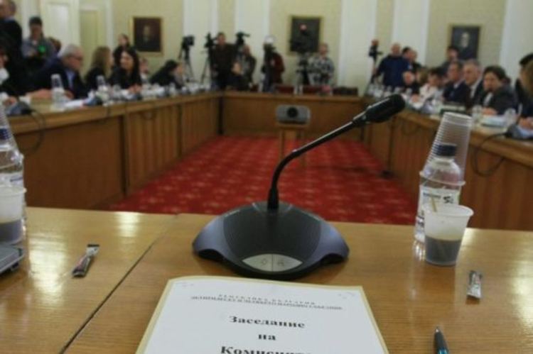 Комисията по правни въпроси гласува "за" ветото на президента по закона за извънредното положение