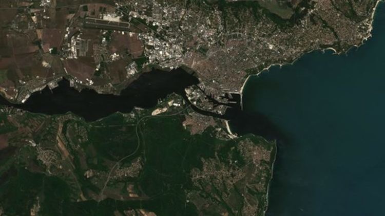 Размерът на замърсяването с фекални води във Варненския залив стана видимо и от космоса