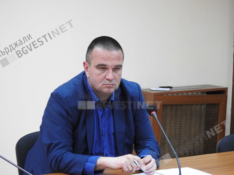 Строг контрол срещу нарушенията на карантината за COVID 19 в нощните заведения поиска Никола Чанев