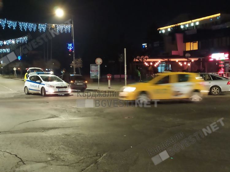 Две досъдебни производства, търсят погромаджия на осветителни стълбове в Кърджали
