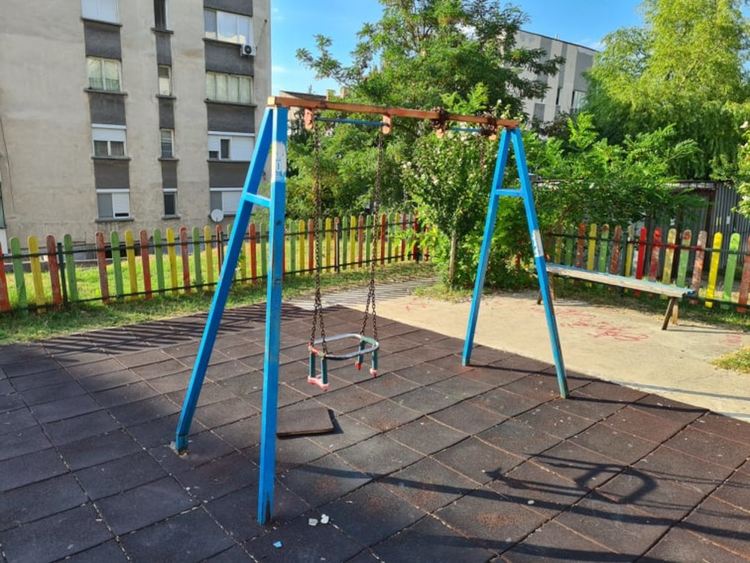 Доброволци ще освежават детска площадка в Асеновград