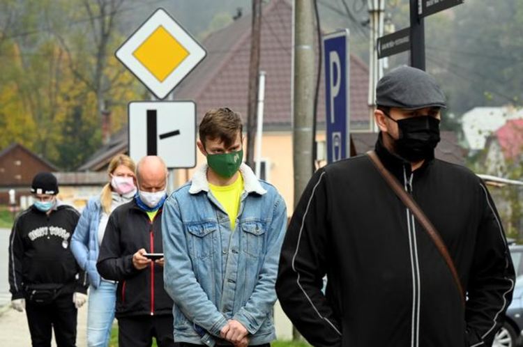 Словакия тества за коронавирус всичките си граждани над 10-годишна възраст