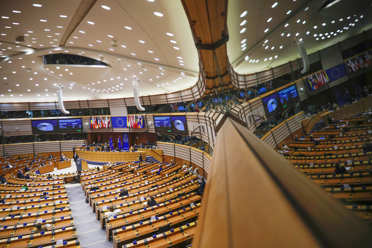 Европейският парламент одобри механизма за върховенството на закона, в законодателство с обвързващ характер