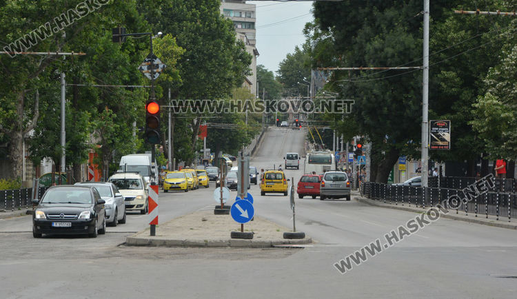 Асфалтират кръстовището до автогарата през почивните дни