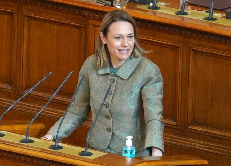 Всички, без ГЕРБ, харесват идеята парламентът да заседава през седмица, но тепърва ще се мисли