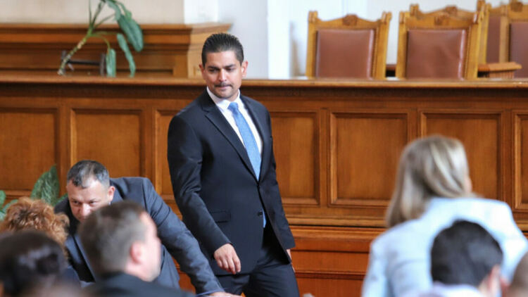 Радостин Василев за скандала "500k": Морален казус е