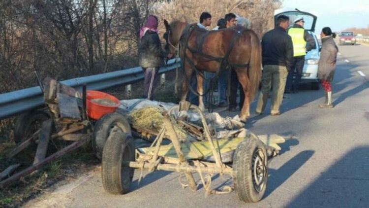 "Шевролет" отнесе каруца,каруцарят бил пиян
