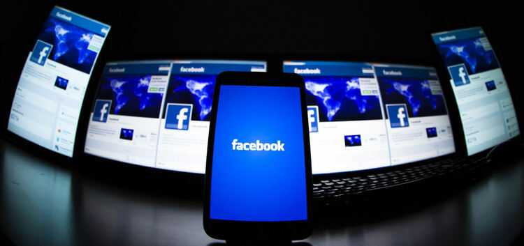 Facebook смъмри полицията в Лос Анджелис: Спрете да шпионирате зад фалшиви профили!