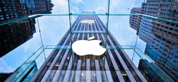 Apple става първата компания с над 3 трилиона долара пазарна капитализация