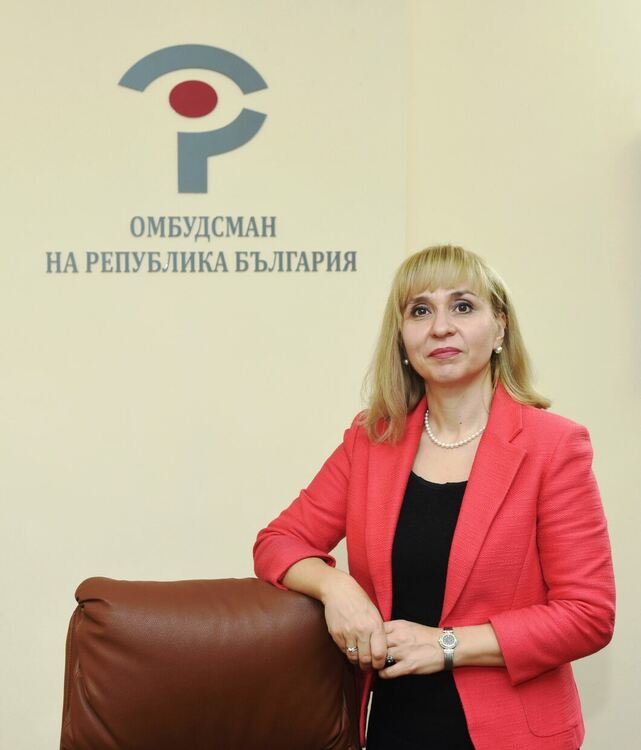 Омбудсманът иска законови мерки срещу колекторите