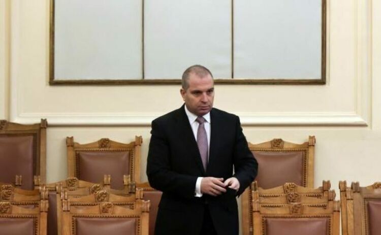 Няма информация дали досегашният директор на "Автомагистрали" се разследва от компетентните институции
