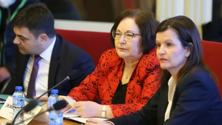 Общините отлагат останалите разходи, за да си платят тока