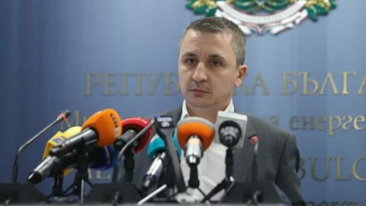 Министърът на енергетиката: Няма сделка за газ на двойно по-ниска цена