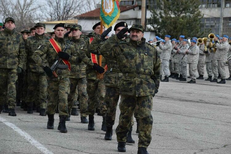 Честваха Деня на ракетните войски и Артилерията на Българската армия 
