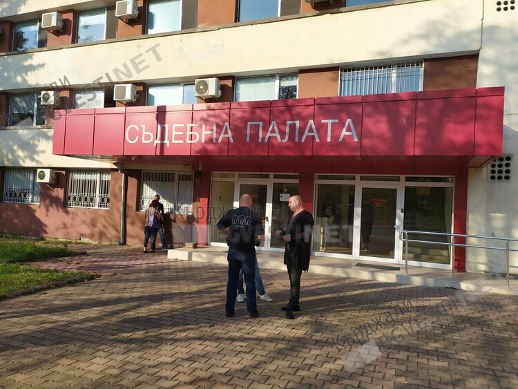 Единият от трафикантите на оръжие от Кърджали  с мярка "задържане под стража"